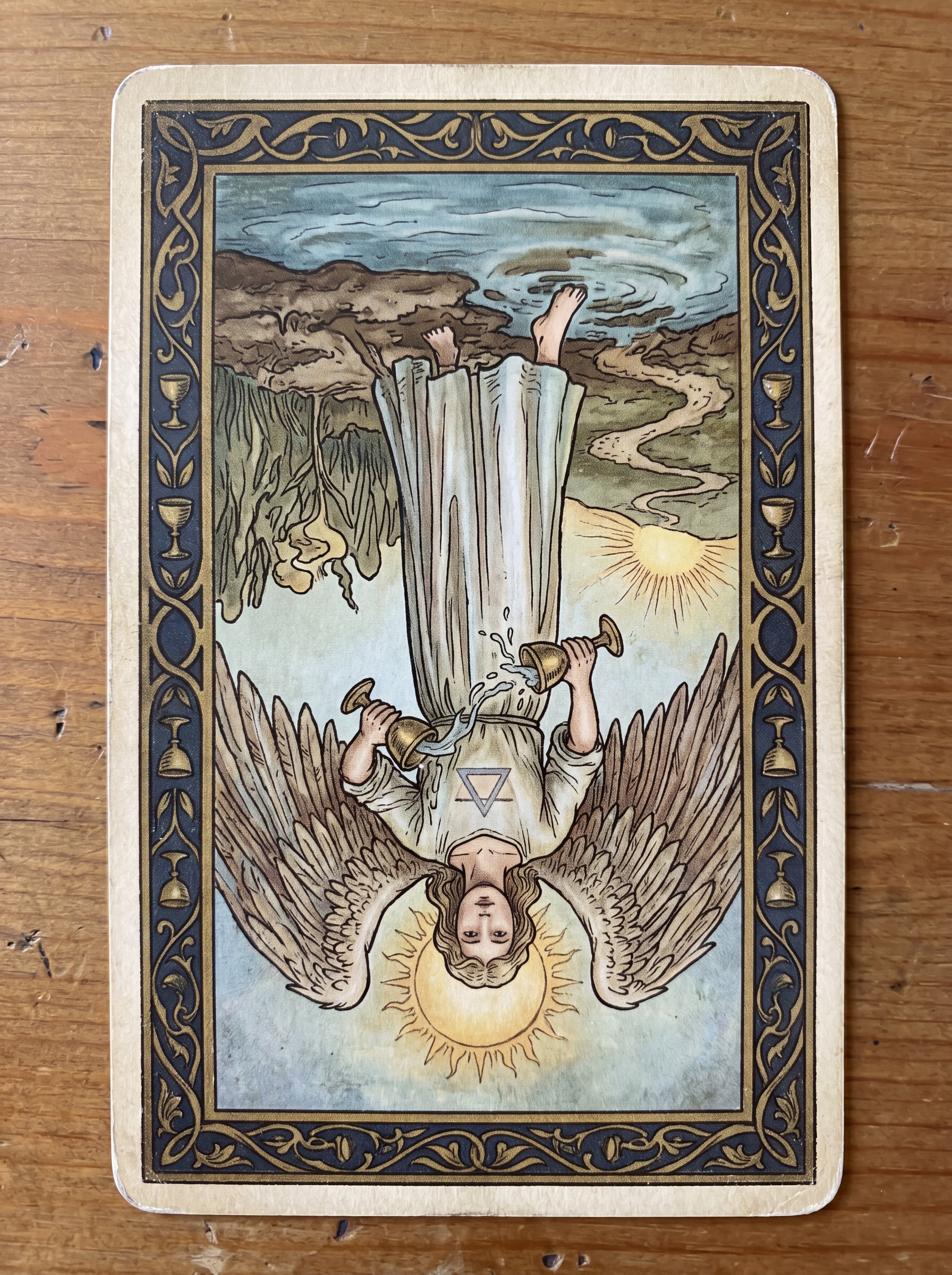 A Temperança no Tarot — significado no amor, carreira e conselho — Carta invertida